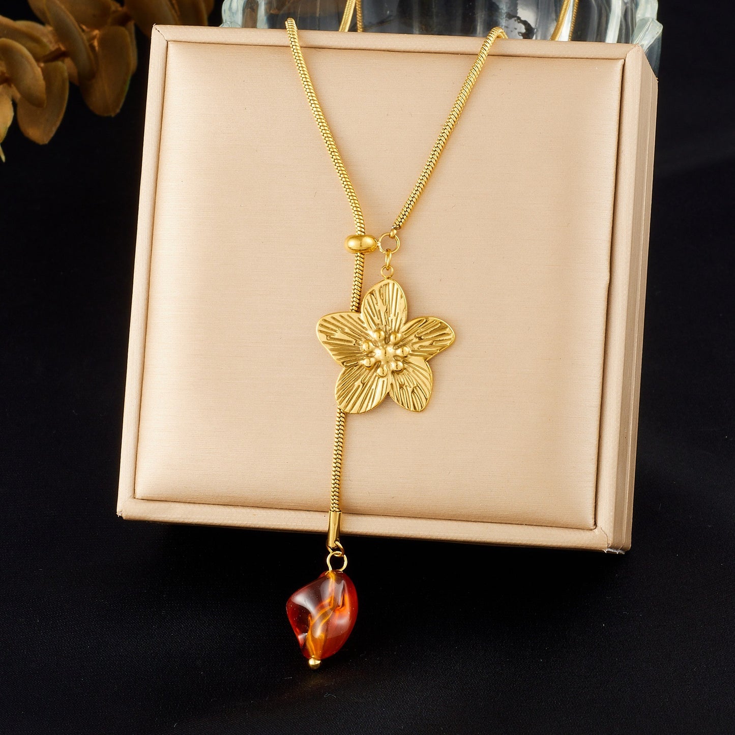 Vintage Gold Plated Geometric Camellia Flower Resin Pendant Stainless Steel Snake Chain Necklace for Women