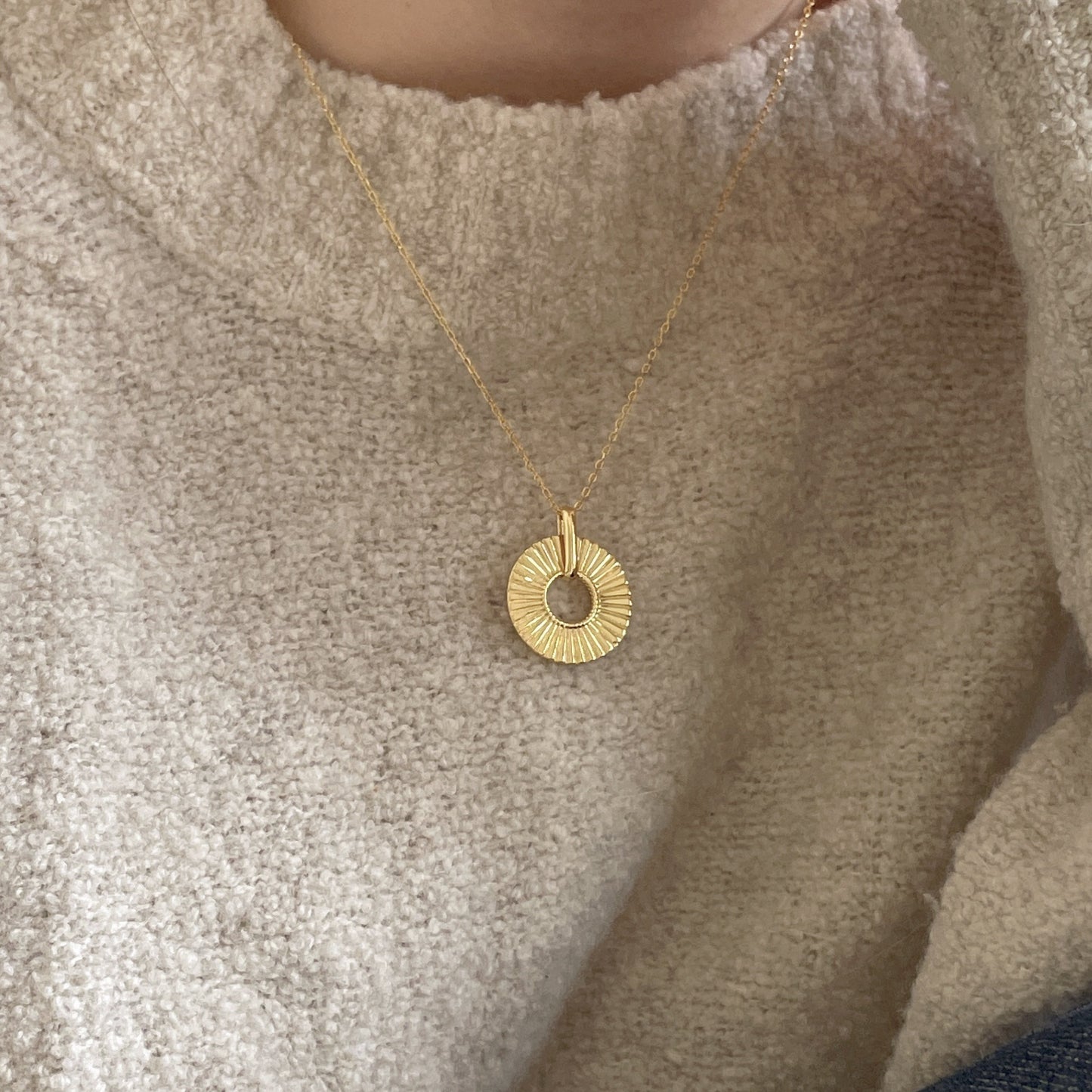 Collana Pendente Rotondo Geometrico Minimalista in Argento Sterling 925 con Catena a Sfera per Donna
