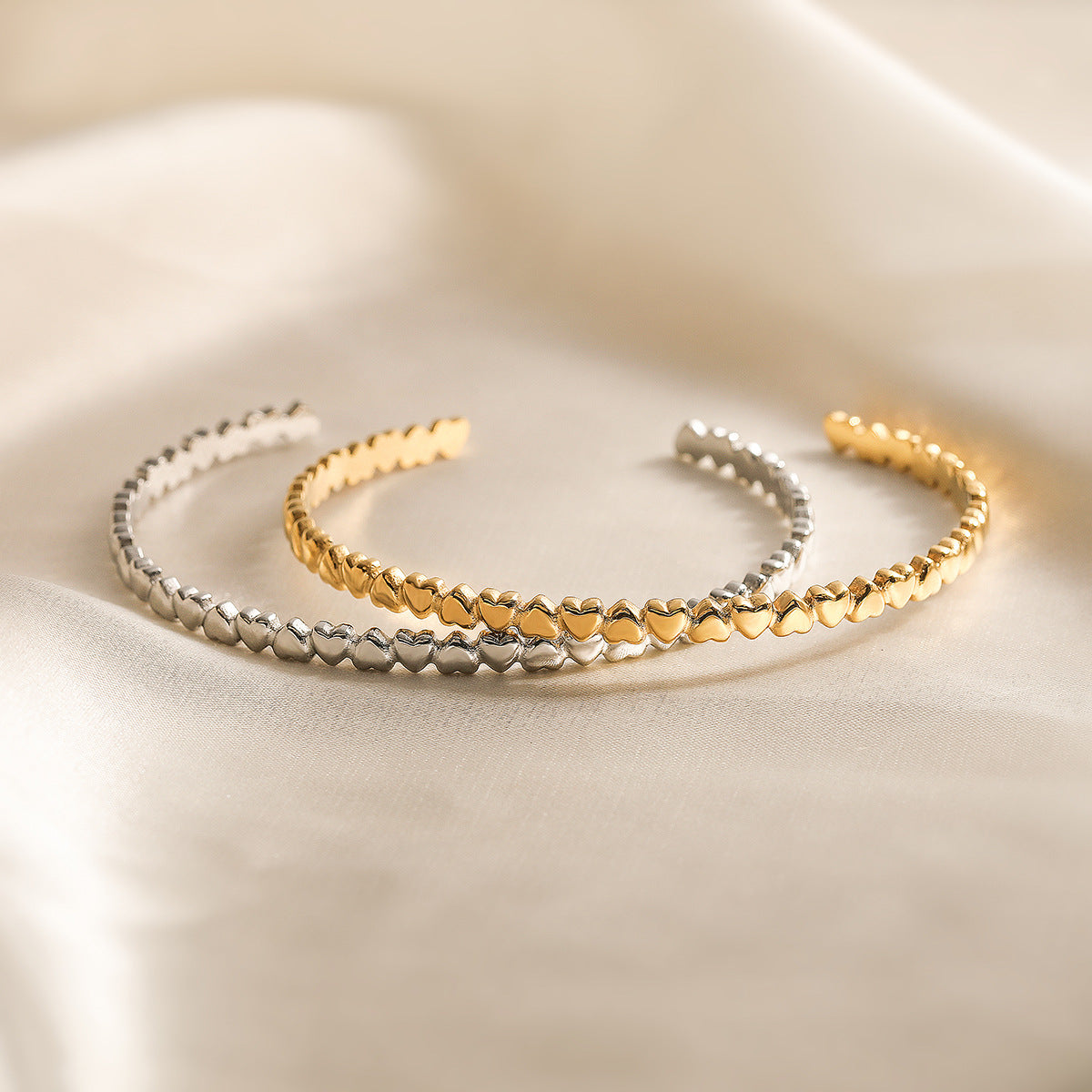 Minimalist Heart-Shaped 18K Gold-Plated Stainless Steel Cuff Bracelet for Women with Irregular Design