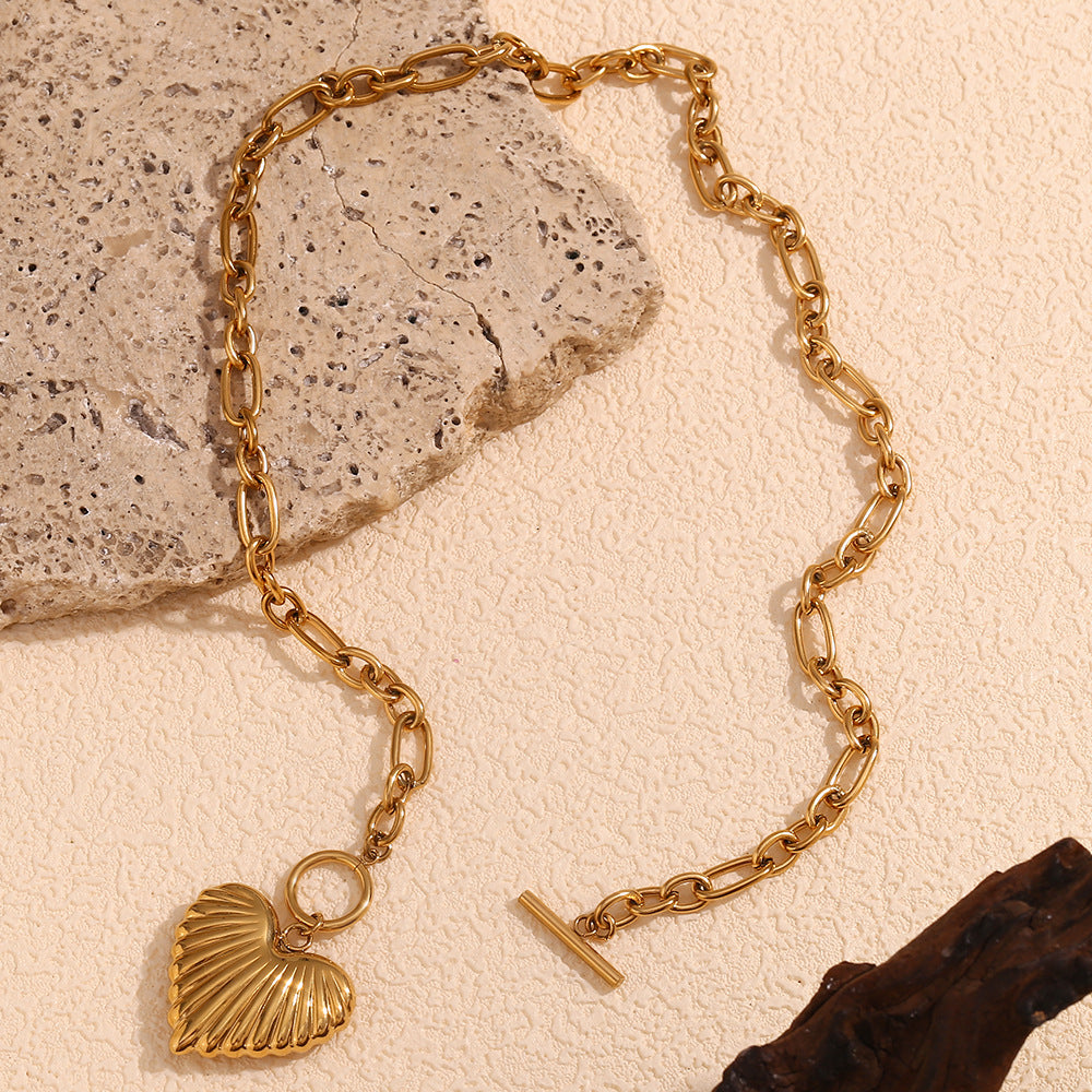 Fashionable Heart-Shaped Stainless Steel Necklace with 18K Gold Plating for Women