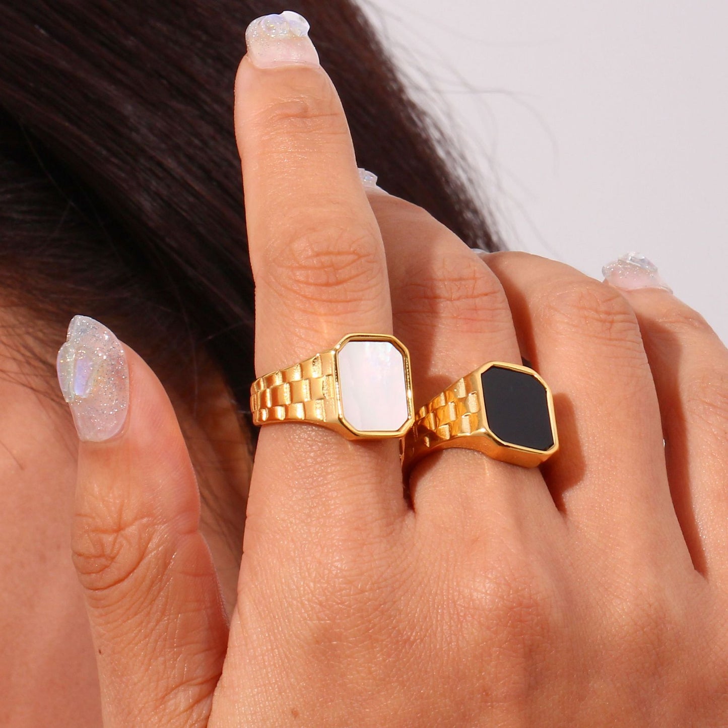 Minimalist Geometric Titanium Steel Ring with Gold Plating and Shell-Inspired Design for Women