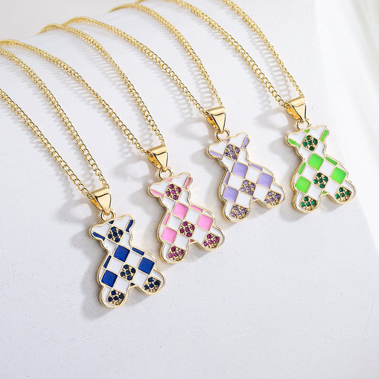 Graziosa collana con ciondolo a forma di orsetto da donna in rame con placcatura in oro 18K, finitura smaltata e dettagli in zirconia cubica