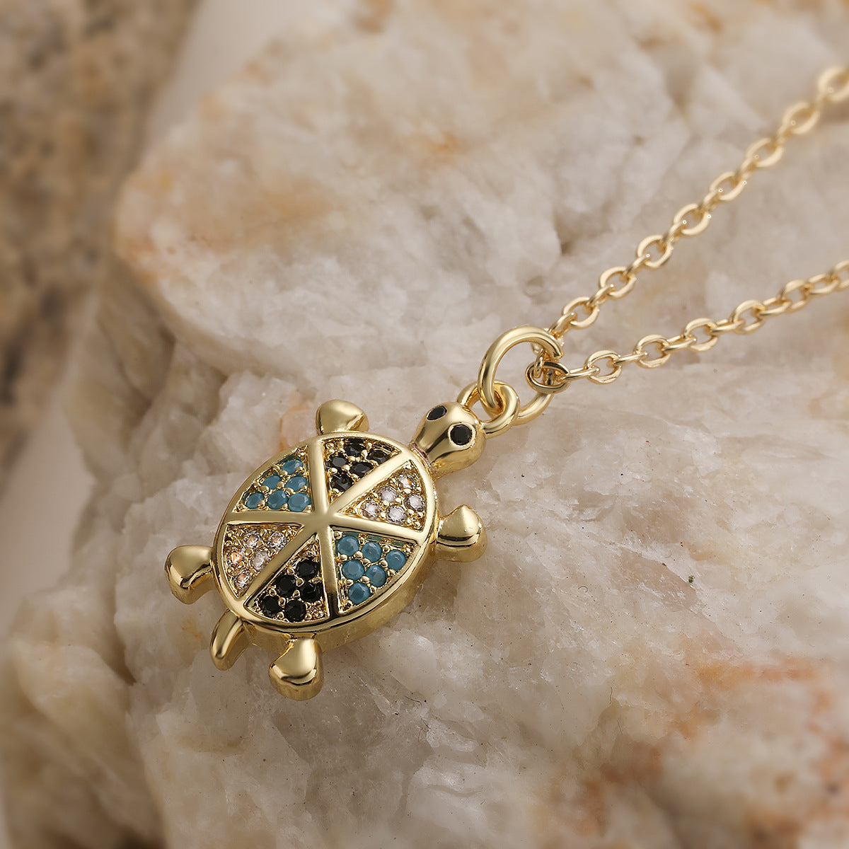 Minimalist 18K Gold Plated Brass Micro-inlay Cubic Zirconia Turtle Pendant Necklace for Women