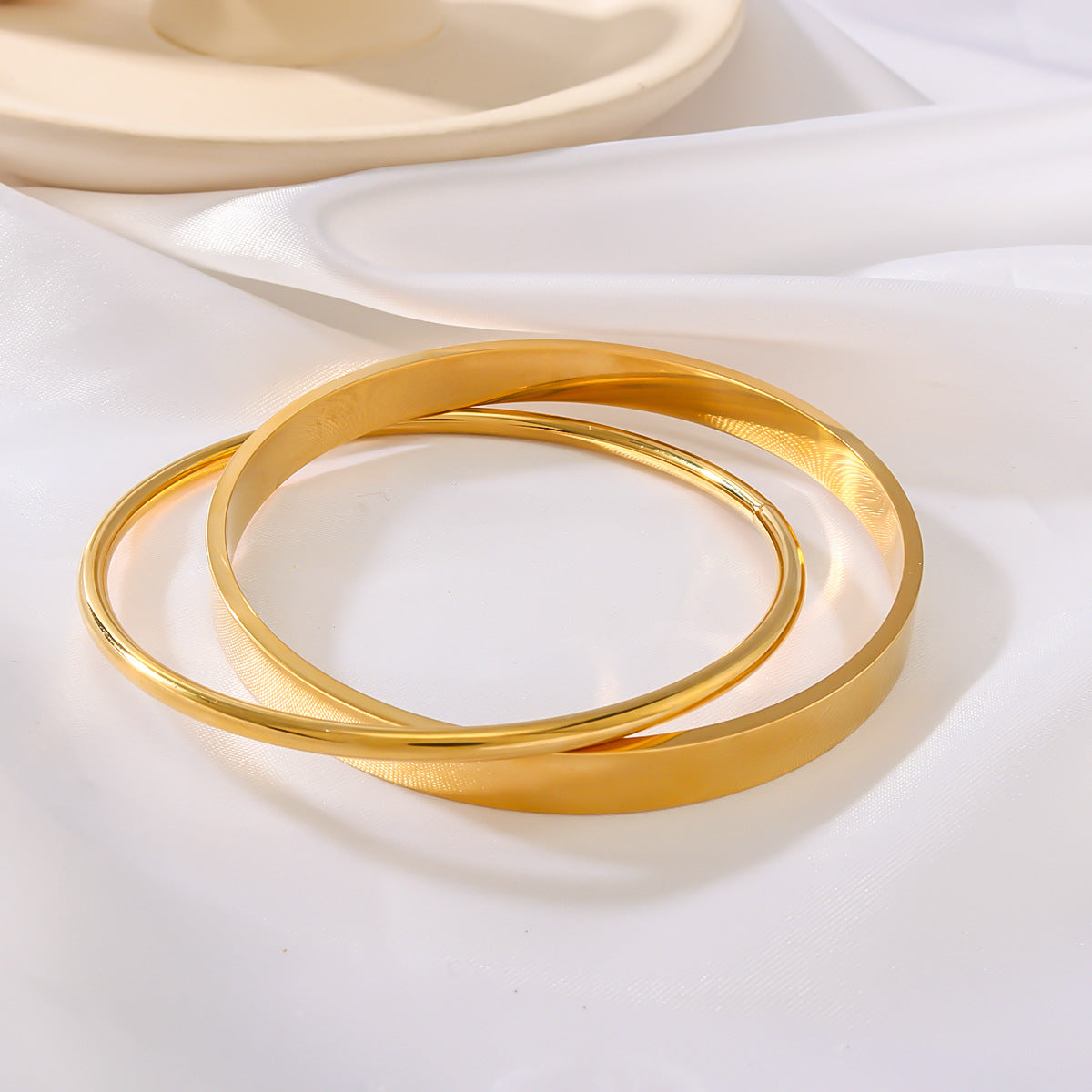 Minimalist Stainless Steel Double-Layer Irregular Bracelet for Women with Polished Finish and Circular Design