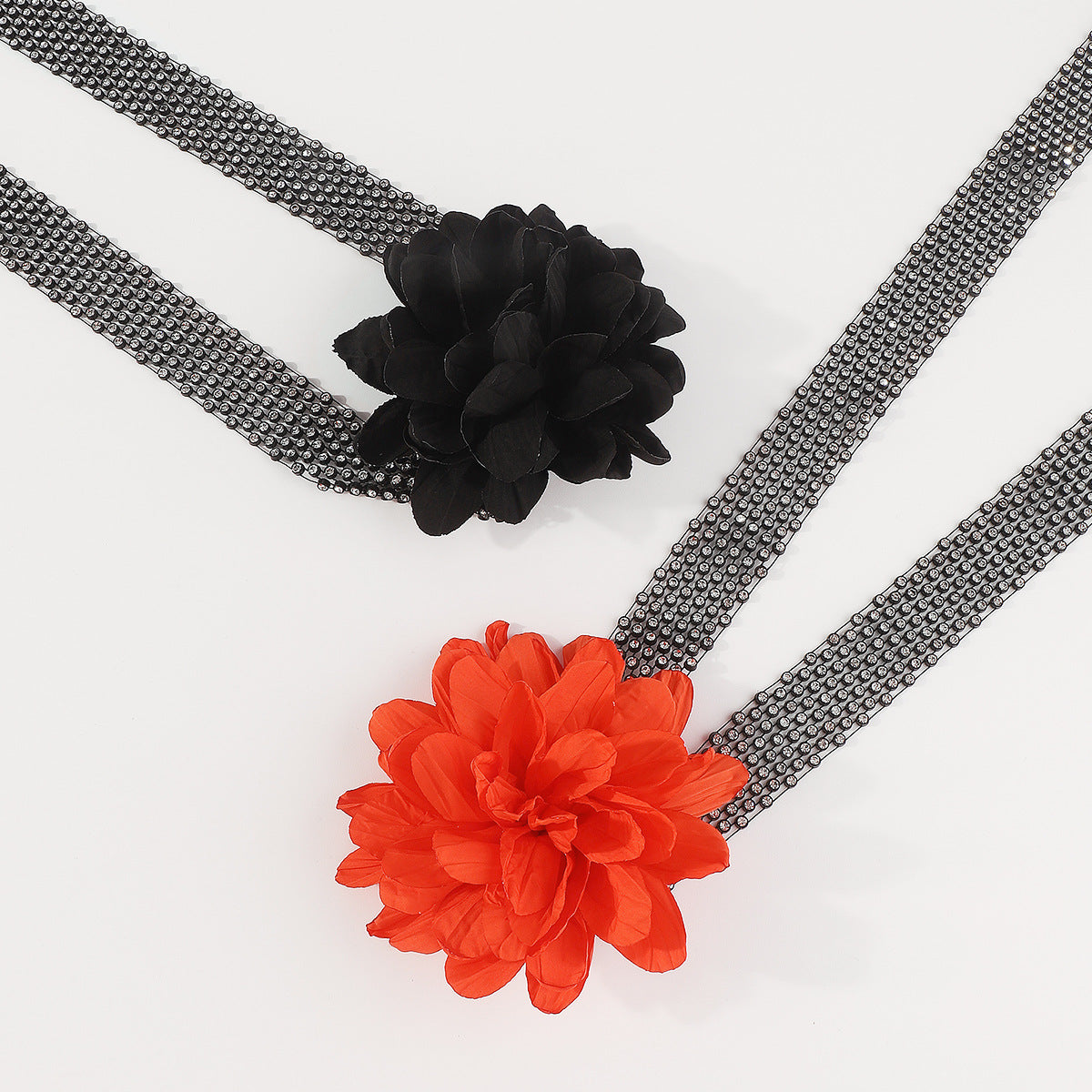 Collana girocollo vistosa geometrica floreale vintage con strass e catena larga in plastica da donna