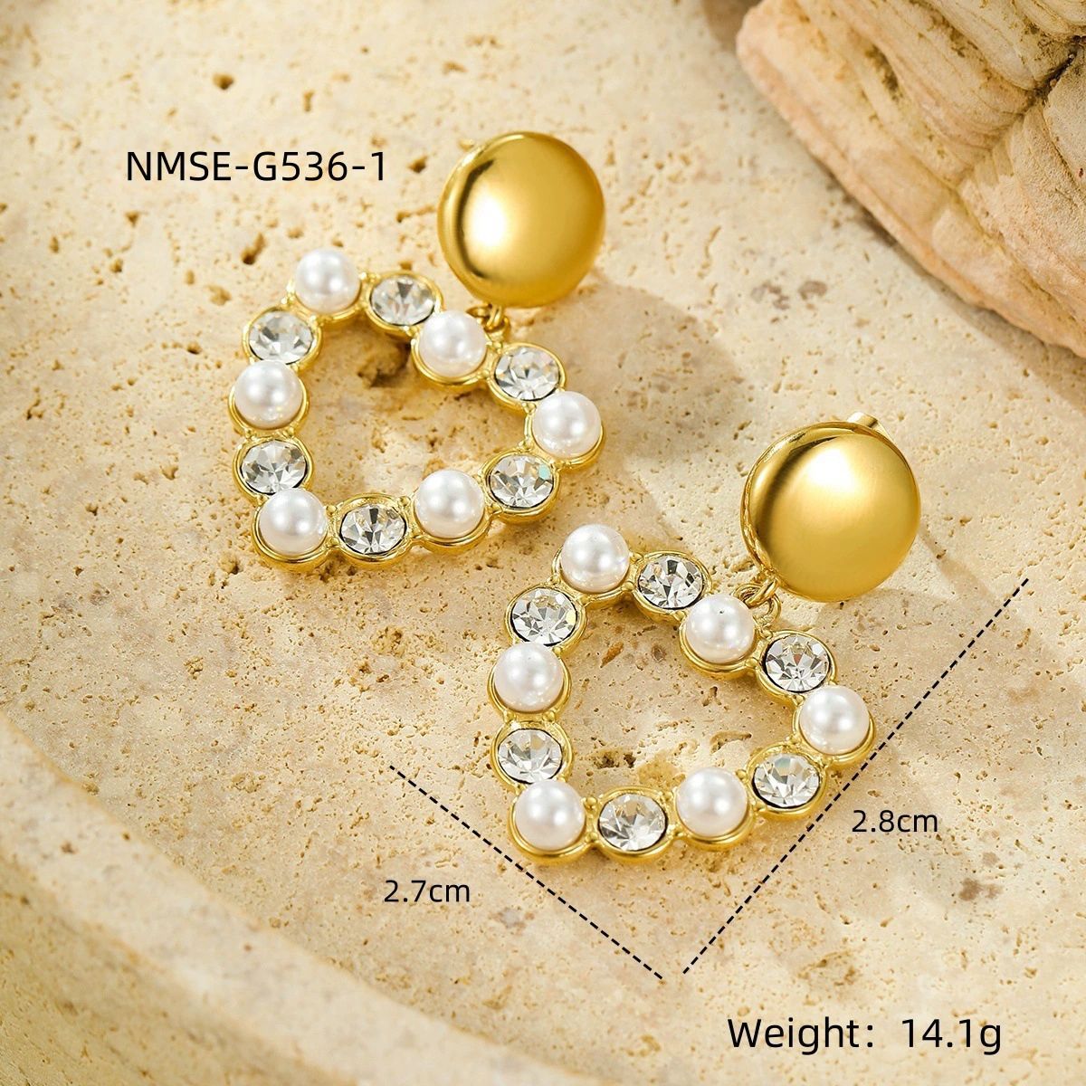 Fashionable Heart-Shaped Stainless Steel Stud Earrings with Plated Finish for Women