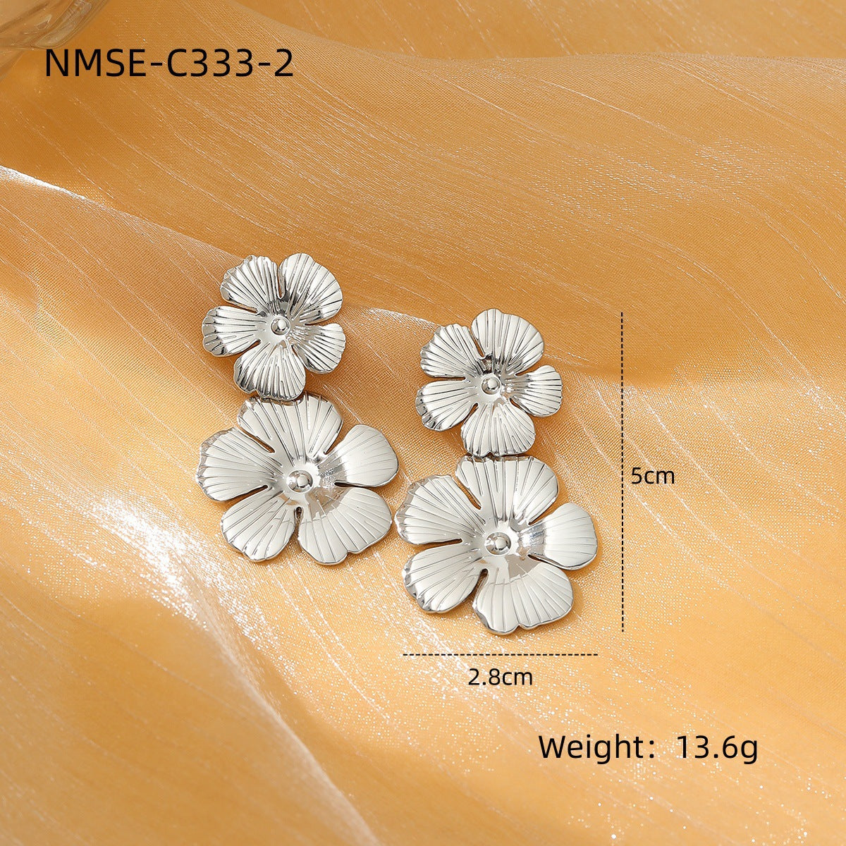 Pendientes de tuerca de acero inoxidable con forma de flor geométrica minimalista para mujer con acabado chapado