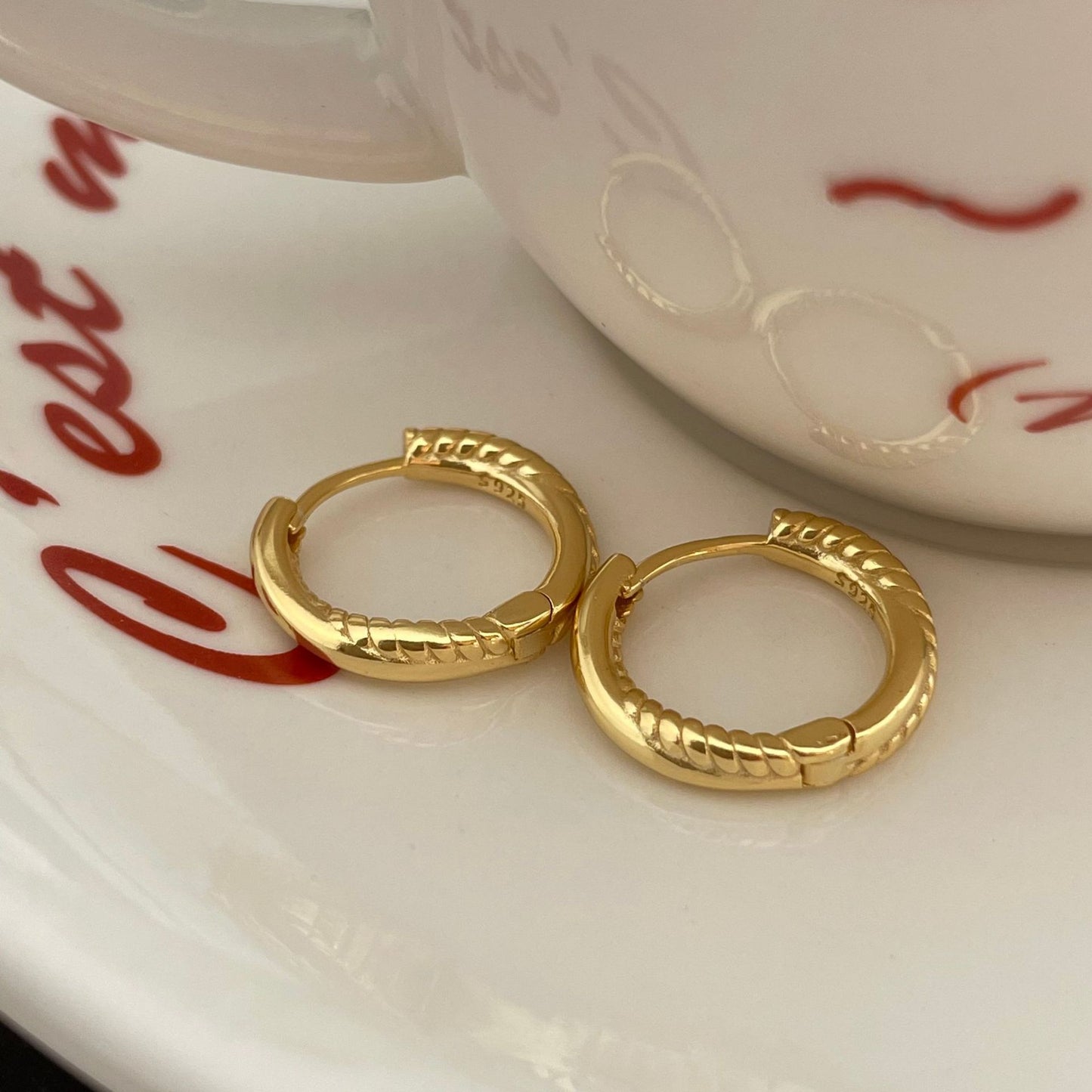 Minimalist Sweet 925 Sterling Silver Plated Geometric Wave Hoop Earrings for Women