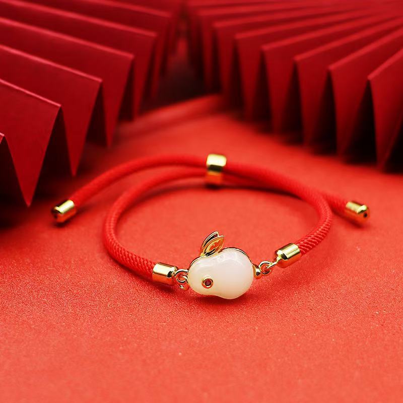 Original Design Geometric Four-Leaf Clover Bracelet in Titanium Steel with 18K Real Gold Plating Adjustable Pull-Chain for Unisex Wear