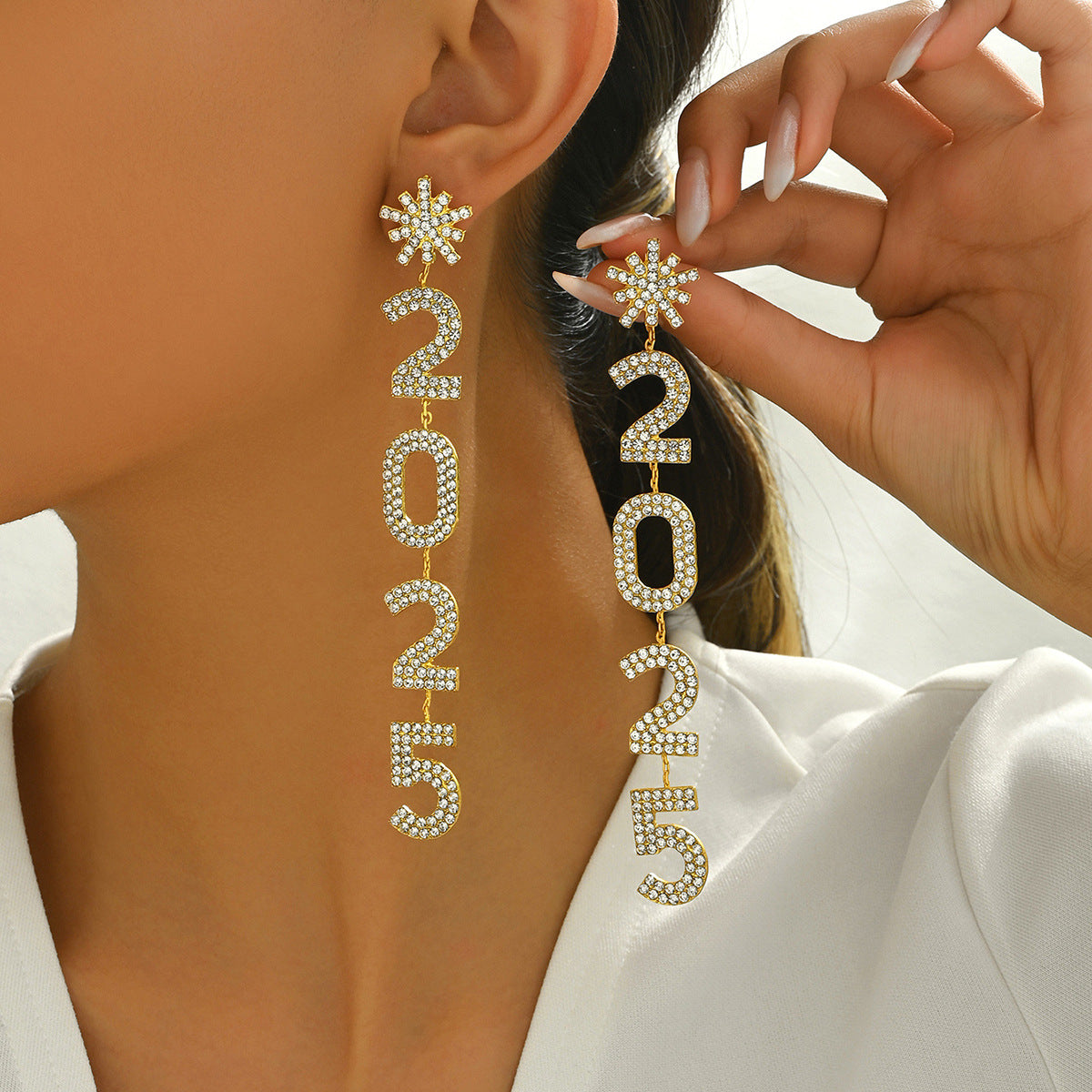 Minimalist Snowflake-Shaped Zirconia-Inlaid Alloy Stud Earrings for Women with Stainless Steel Posts