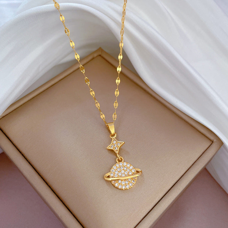 Collana con Pendente da Donna in Acciaio al Titanio, Minimalista, Geometrica, Stile Locket, con Intarsio di Strass, Catena Clavicola