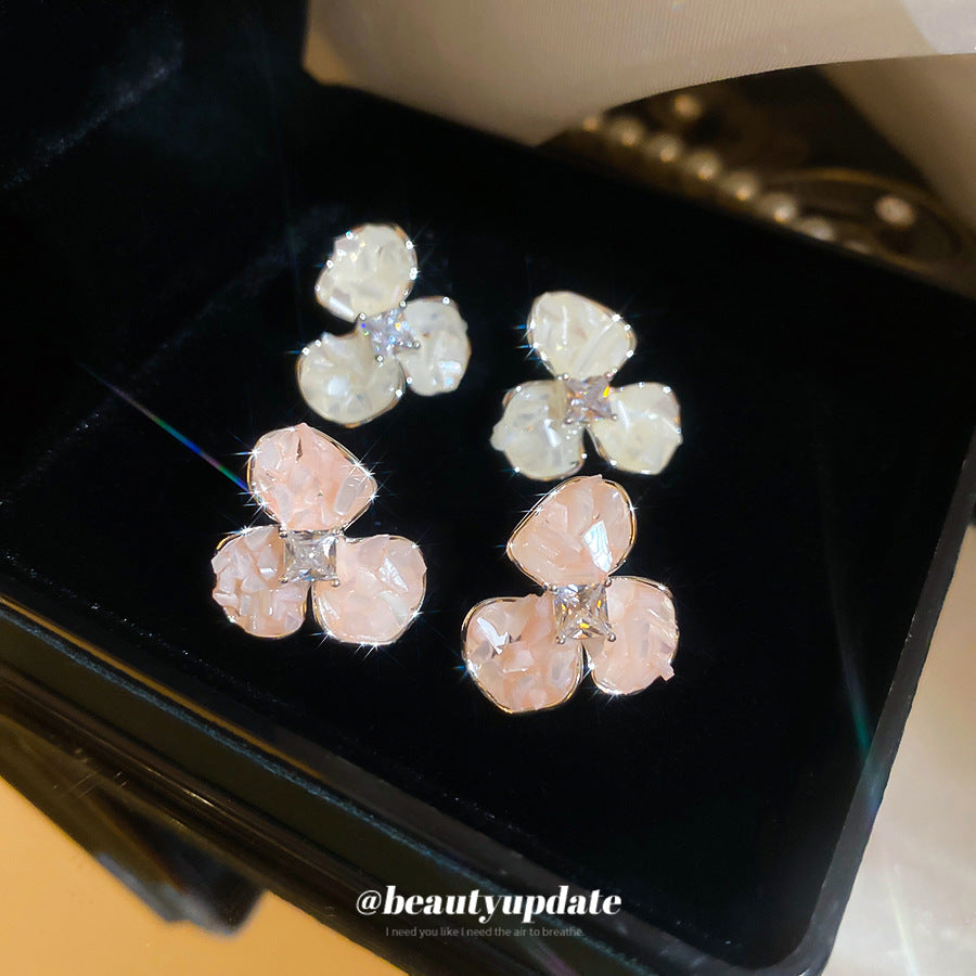 Aretes Elegantes de Concha Floral con Incrustaciones de Circón para Mujer, Accesorio de Moda de Lujo