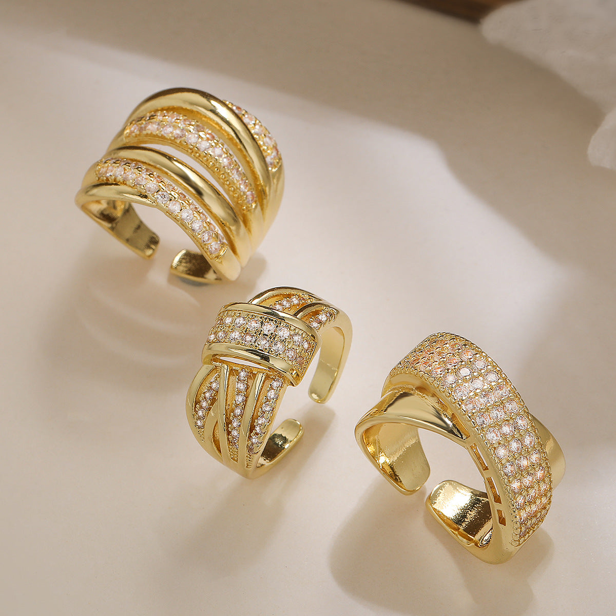 Elegant Geometric Two-Tone Plated Cubic Zirconia Inlay Brass Ring for Women