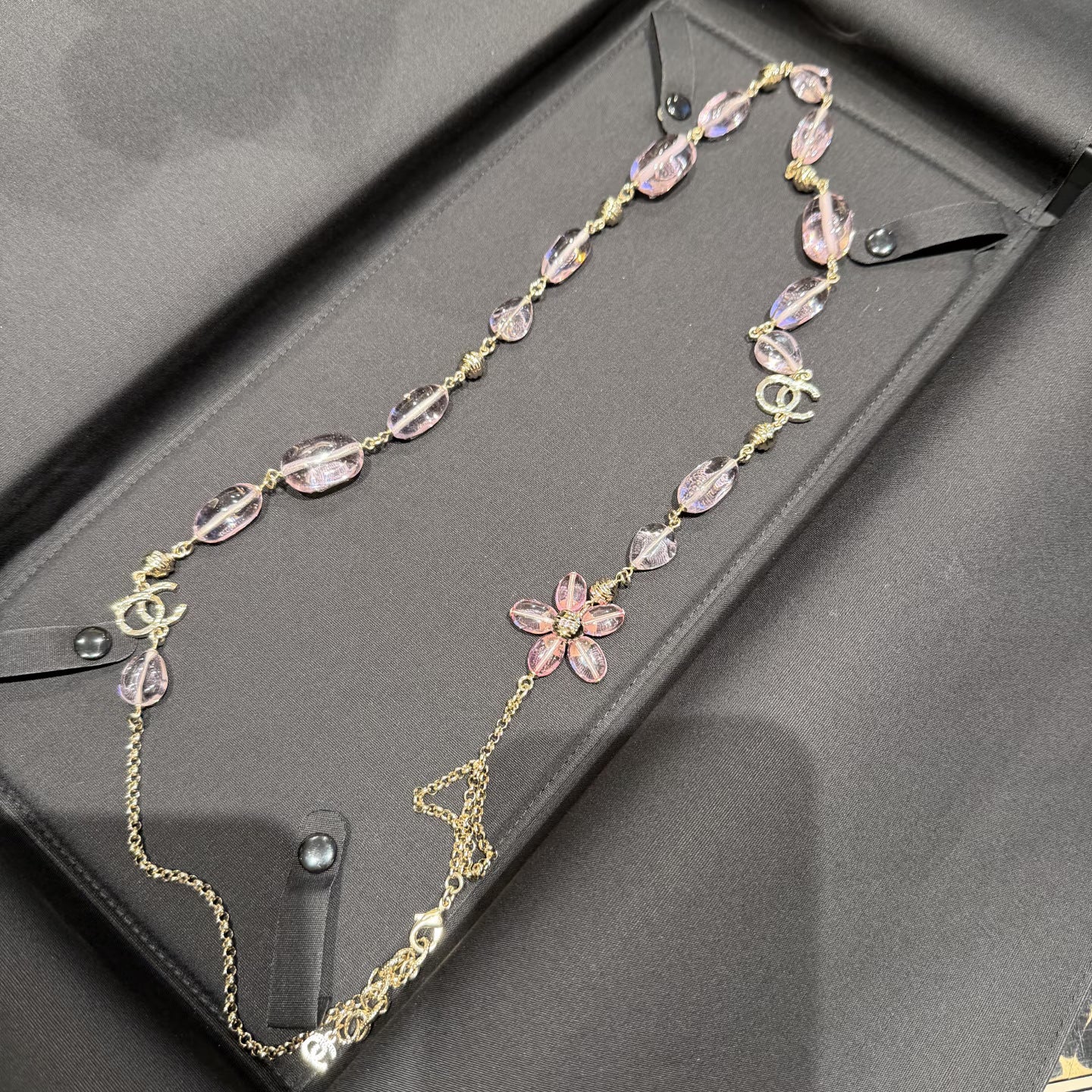 Sweet Elegant Gold Plated Brass Floral Acrylic Pendant Necklace for Women