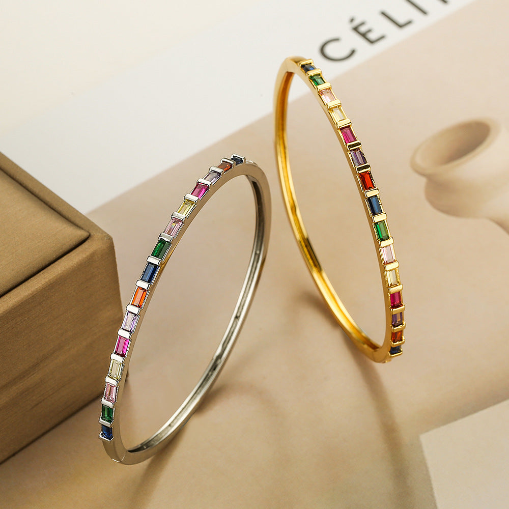 Bracciale da donna minimalista geometrico in rame placcato oro con intarsio in zirconi