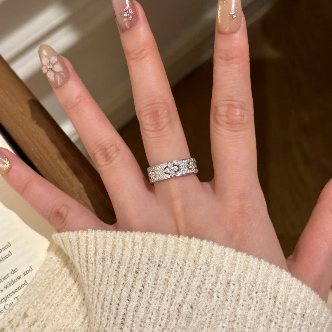 Anillo ajustable abierto de trébol de cuatro hojas con circonitas microengastadas, chapado en oro de 18 quilates, estilo minimalista francés para mujer