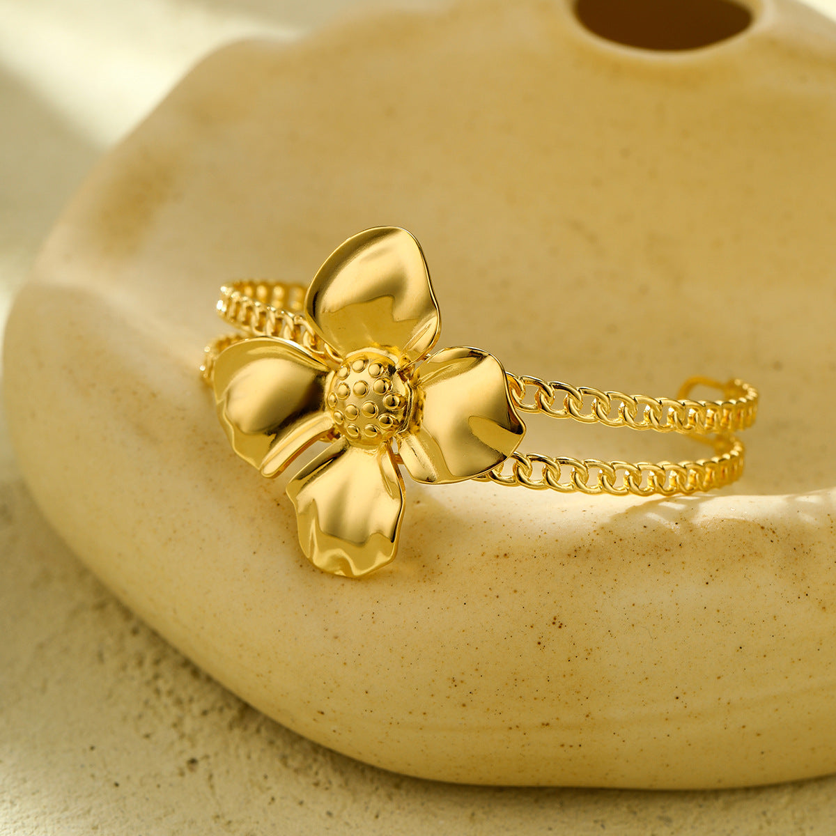 Vintage French Style Floral Open Bangle Bracelet in Titanium Steel with Plated Finish for Women