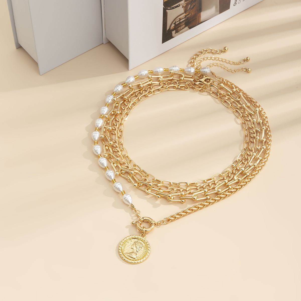 Vintage Punk Bohemian Geometric Hollow U-Clasp Alloy Imitation Pearl Ball Chain Necklace for Women