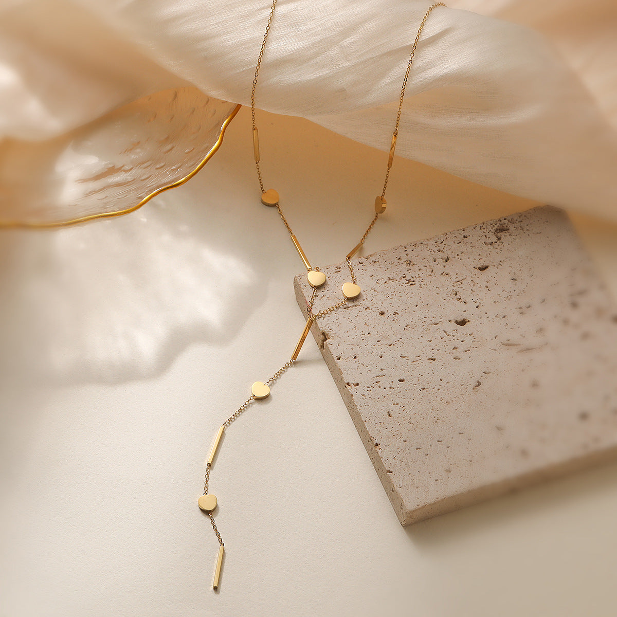 Collana con pendente geometrico minimalista in acciaio inossidabile con placcatura in oro 18 carati da donna