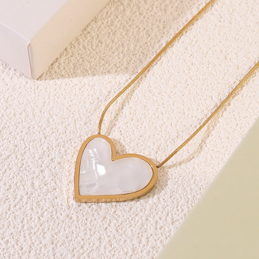 Elegante collana a cuore in acciaio inossidabile placcato con catena a serpente gioielli unisex