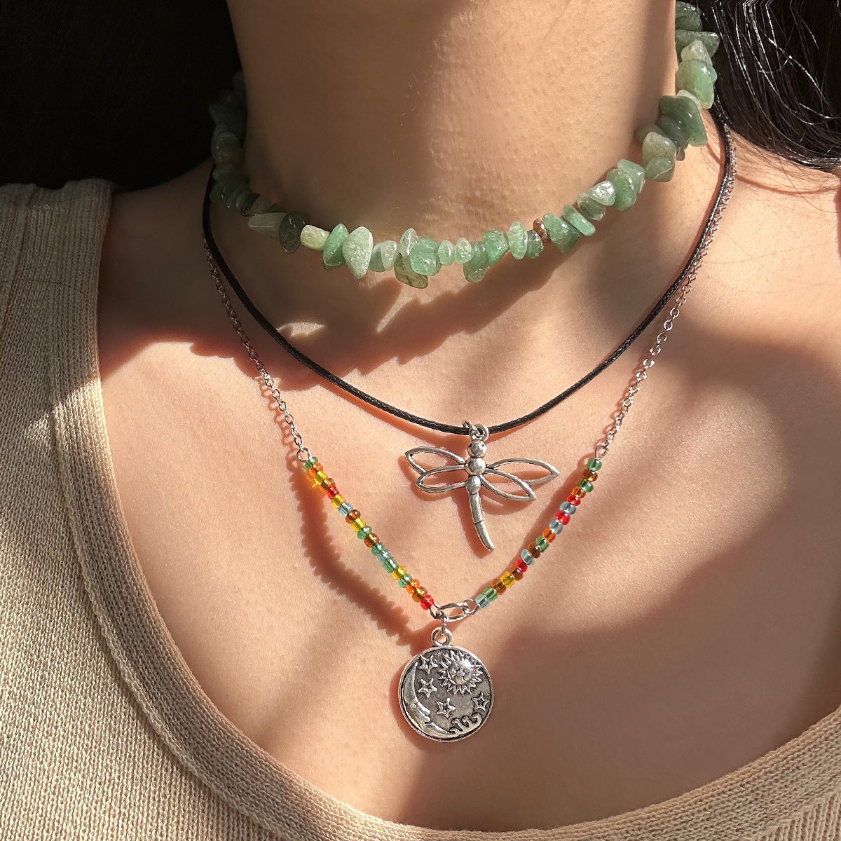 Rustic Floral Style Irregular Dragonfly Pendant Necklace for Women with Alloy Base and Rhinestone Inlay on Beaded Chain