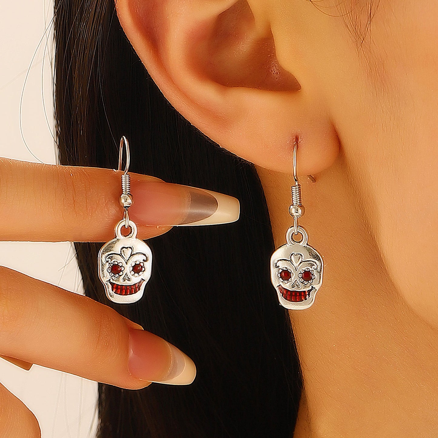 Pendientes de aleación con calavera gótica y corazón para Halloween con acabado chapado unisex