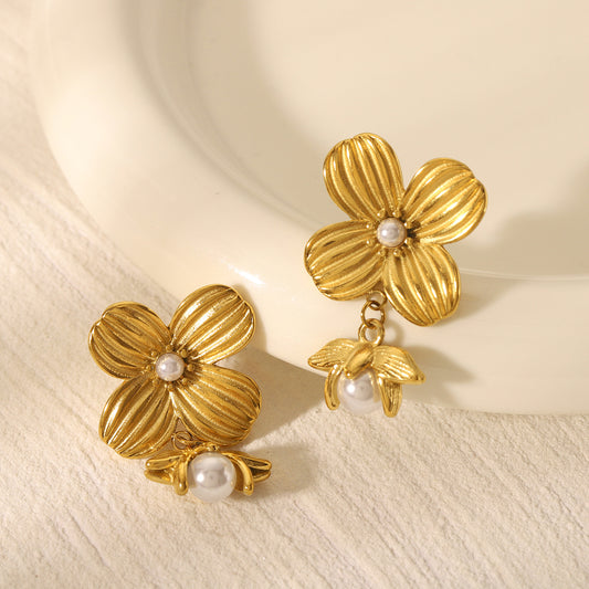 Pendientes de acero inoxidable geométricos florales vintage con baño de oro de 18 quilates y detalles de perlas para mujer
