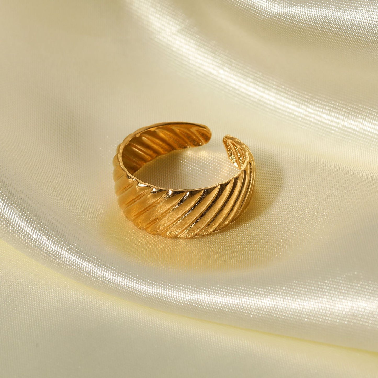 Minimalist Geometric Stainless Steel Ring with 18K Gold Plating for Women