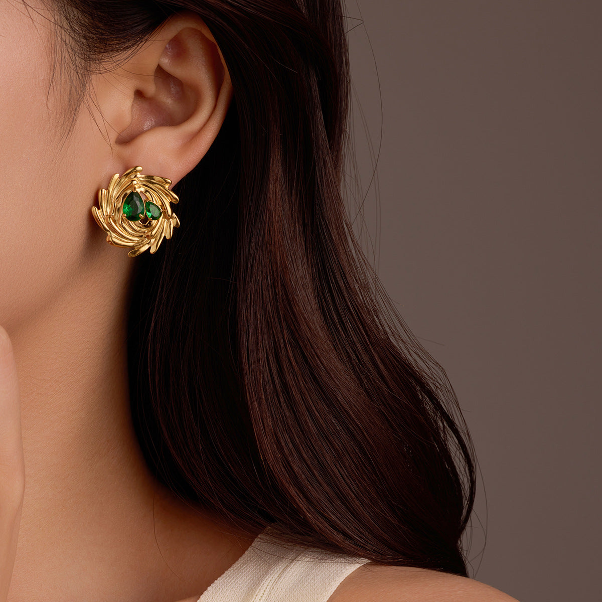 Orecchini a perno a spirale vintage in acciaio inossidabile placcato oro 18K con strass, da donna