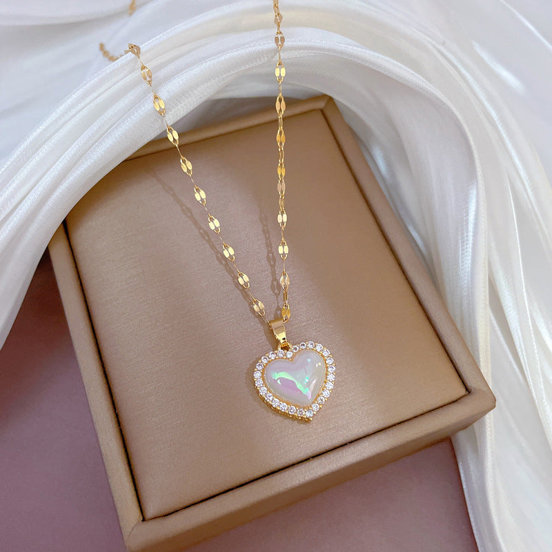 Collana Pendente Cuore Sirena Minimalista in Acciaio al Titanio con Accenti di Zirconi Micro-Incastonati