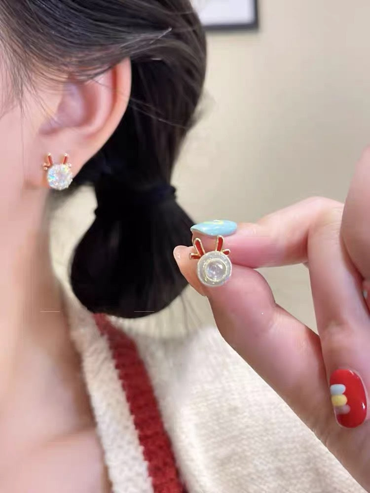 Rotatable Dragon-Shaped Titanium Steel Earrings for Lunar New Year and Zodiac Year with Electroplated Finish
