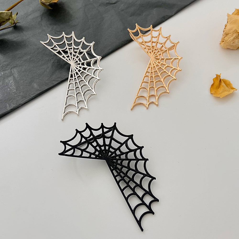 Pendiente tipo ear cuff de telaraña geométrica estilo punk para mujer, de aleación electrochapada, pendientes llamativos de moda oscura