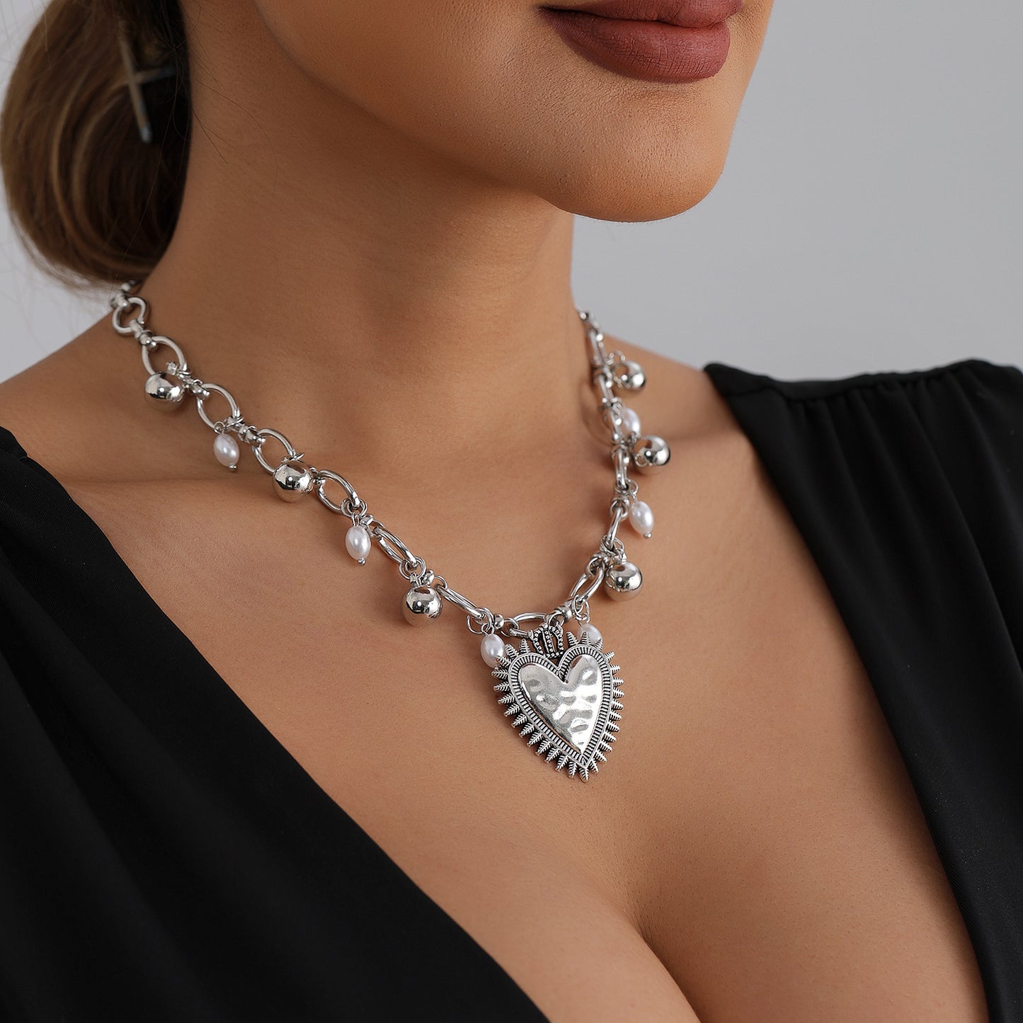Vintage Punk Heart Geometric Alloy Pearl Plated Necklace