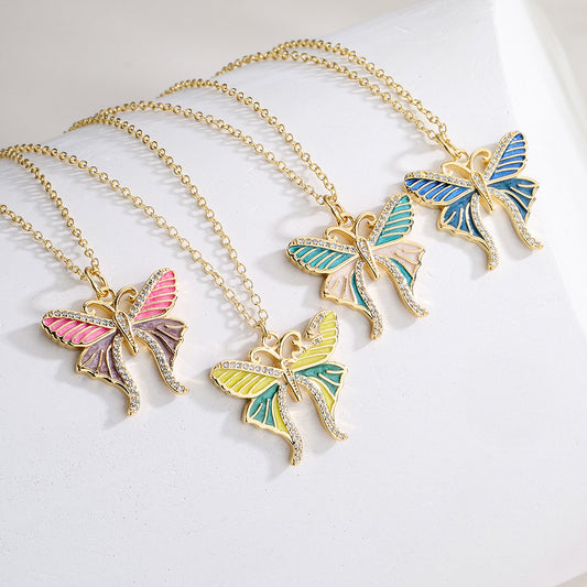 Collana con Pendente Minimalista a Farfalla da Donna Realizzata in Ottone con Placcatura in Oro 18K e Finitura Smaltata con Intarsio in Zirconia Cubica