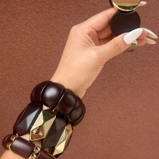 Bracciale in acrilico lucidato geometrico minimalista con perline fatte a mano, tono marrone
