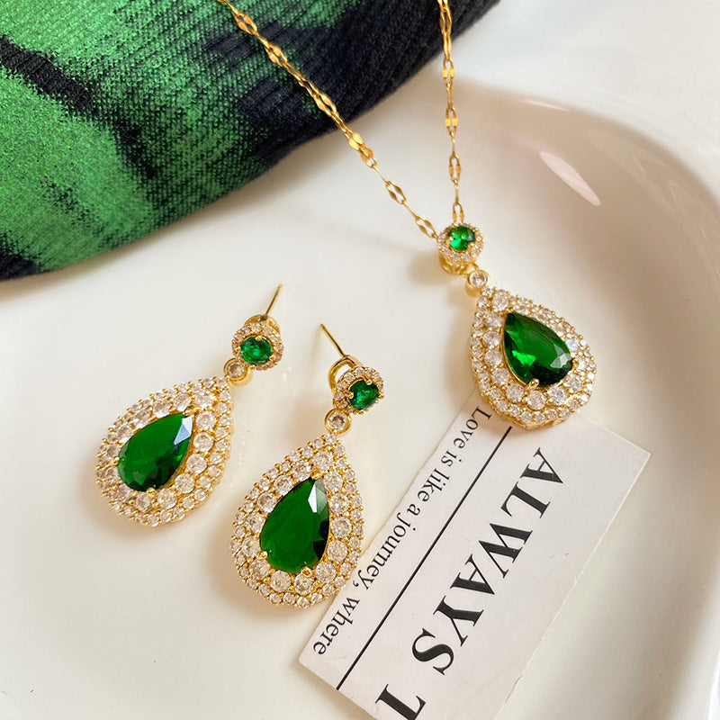 Minimalist Gold Plated Titanium Steel Teardrop Necklace with Emerald and Cubic Zirconia