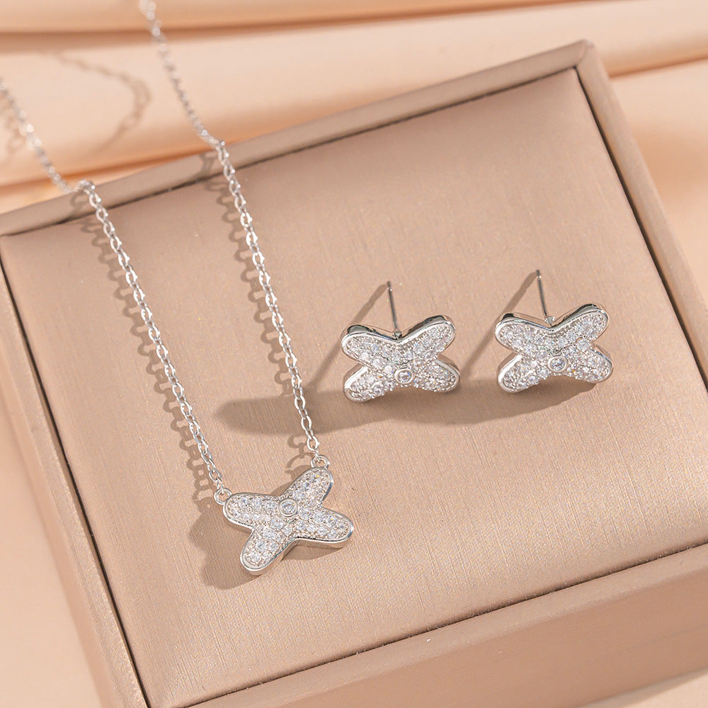 Set di Collana e Orecchini con Ciondolo a Goccia a Cuore Minimalista di Lusso in Acciaio al Titanio con Intarsi di Strass e Placcatura in Oro su Catena a O