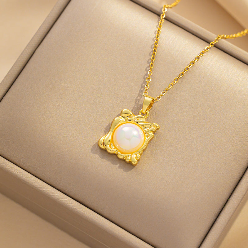 Collana con cornice artistica quadrata irregolare minimalista da donna in acciaio al titanio con finitura galvanizzata e ciondolo a perla di sirena