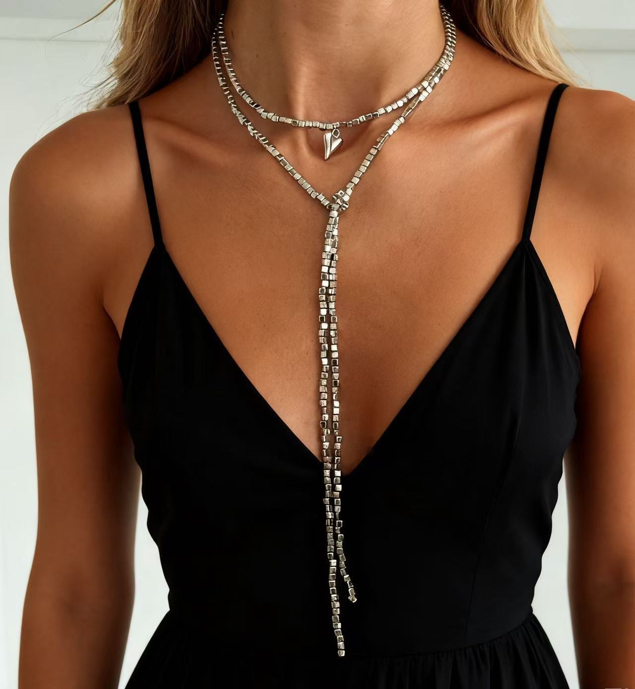 Sweet Minimalist Square Heart Geometric Acrylic Pearl Necklace Alloy Pendant Plated Y-Chain for Women