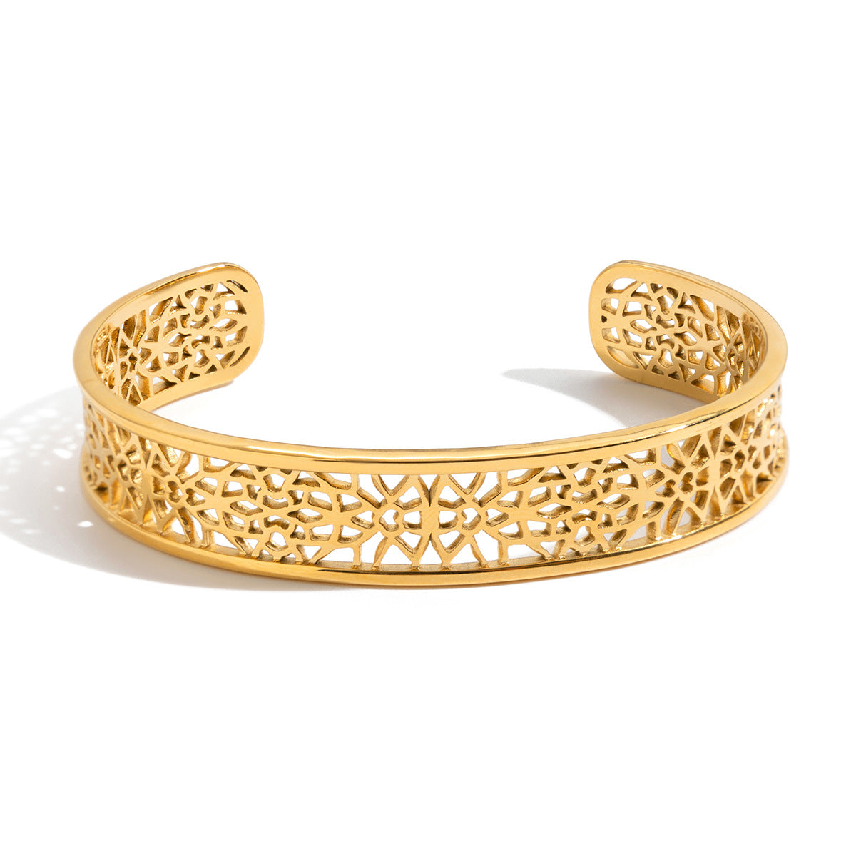 Pulsera Brazalete Abierta Minimalista Vintage de Acero Titanio para Mujer con Acabado Chapado y Diseño Circular Geométrico