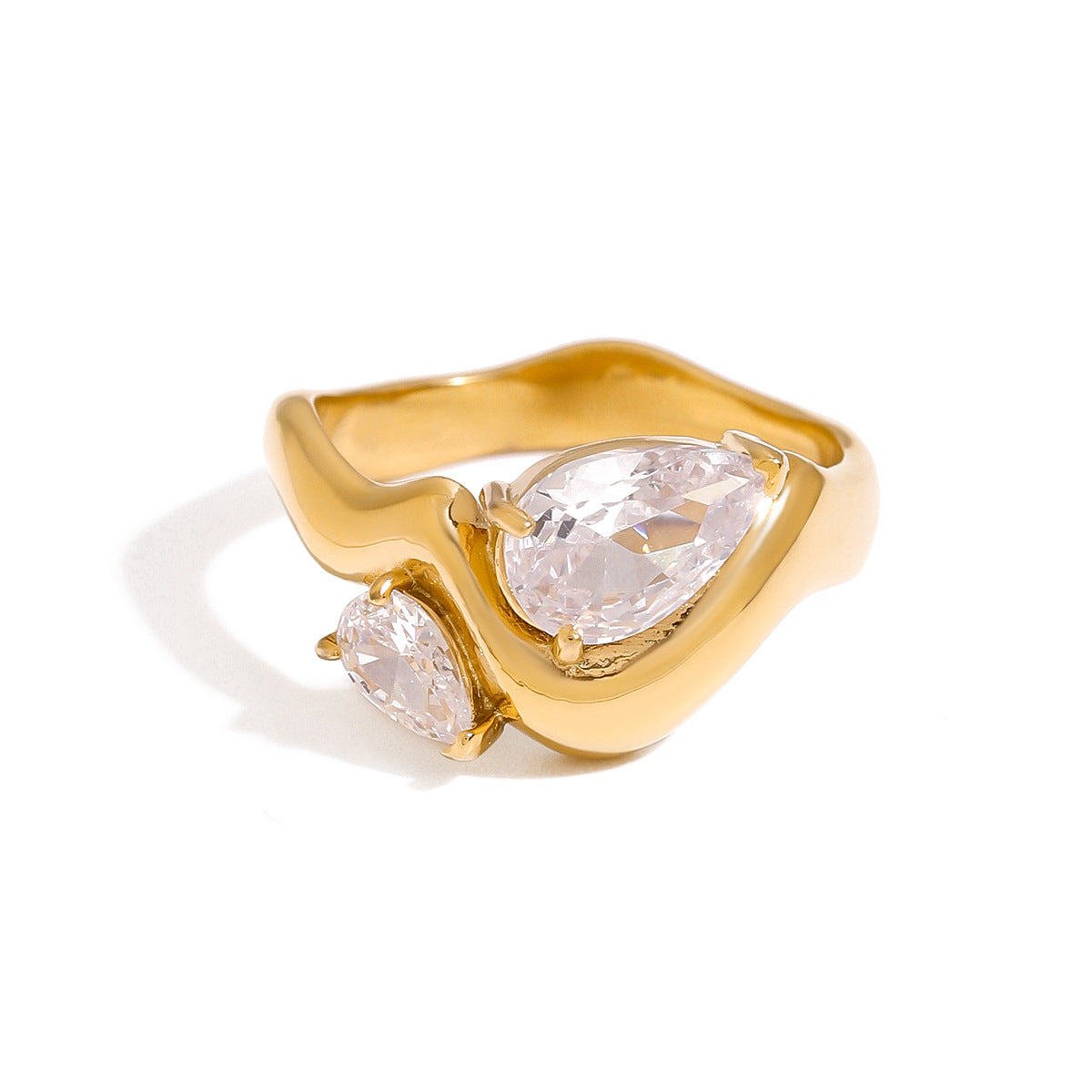 Anello da donna elegante in acciaio inossidabile placcato con intarsio geometrico di zirconi cubici