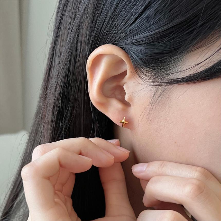 Minimalist Star-Shaped 925 Sterling Silver Stud Earrings with Plated Finish, Geometric Edge Detail