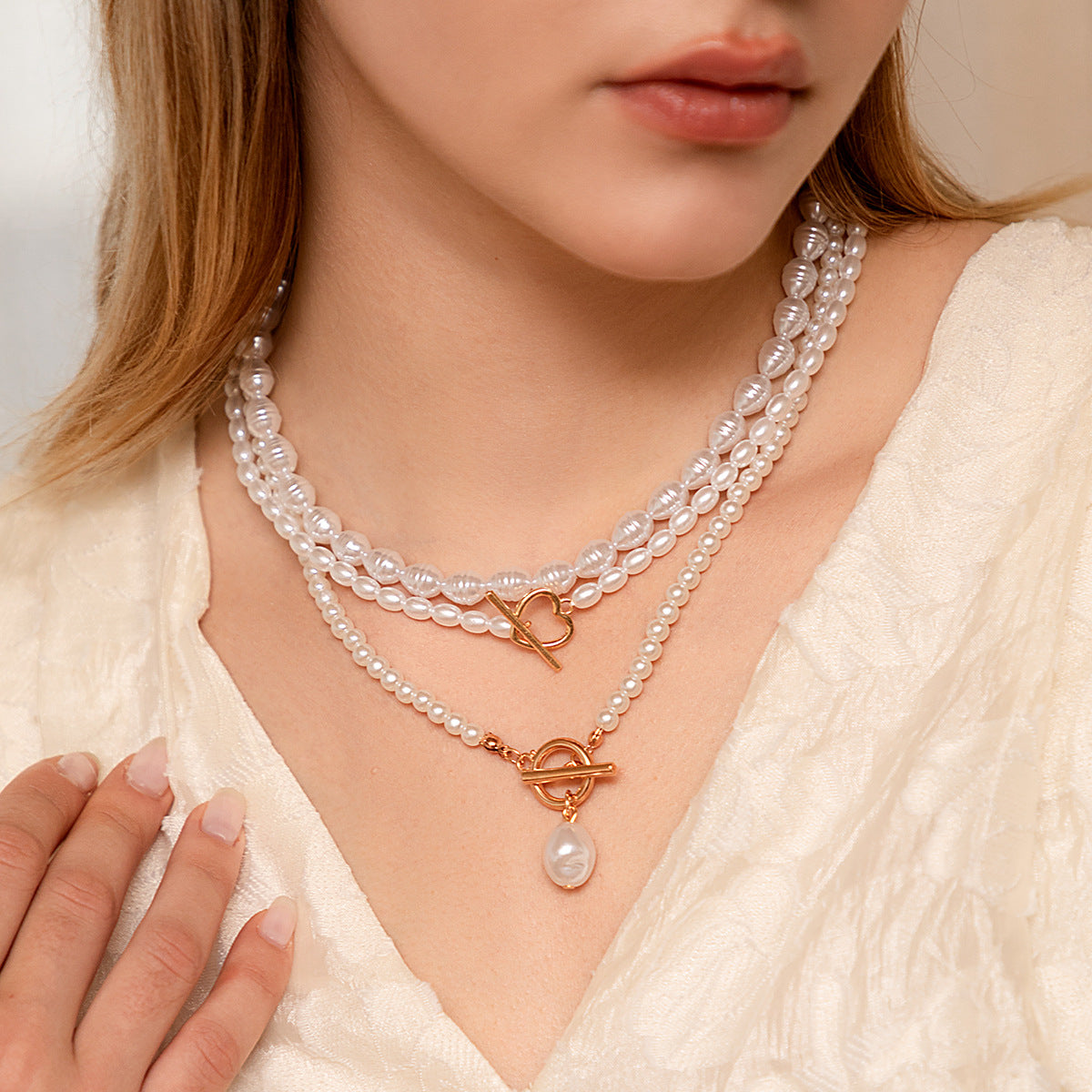 French Vintage Style Heart-Shaped Multi-Layer Imitation Pearl Necklace with Rhinestone Accents and Pearl Chain for Women