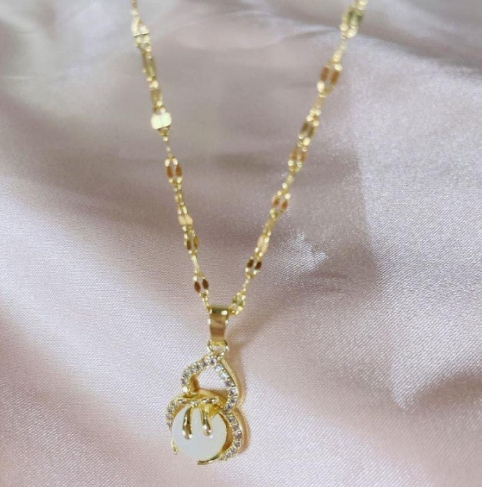 Minimalist White Calabash Pendant Necklace in Titanium Steel with Rhinestone Inlay on O-Chain for Women