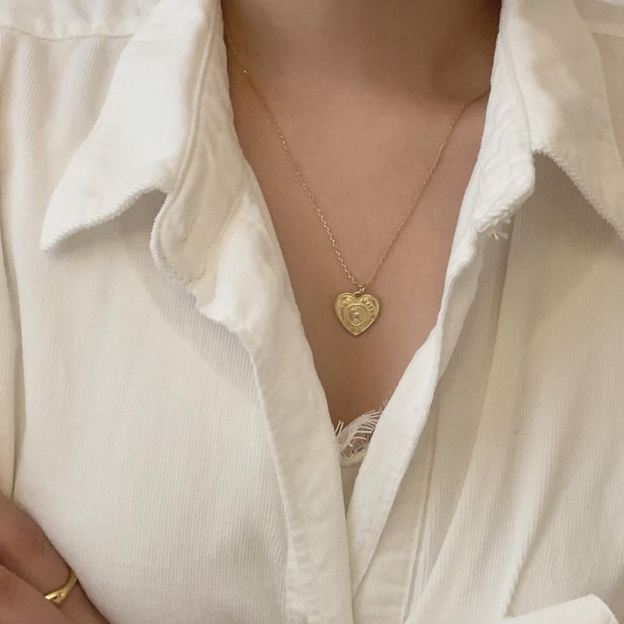 Dolce collana in argento sterling 925 placcato oro con cuore geometrico