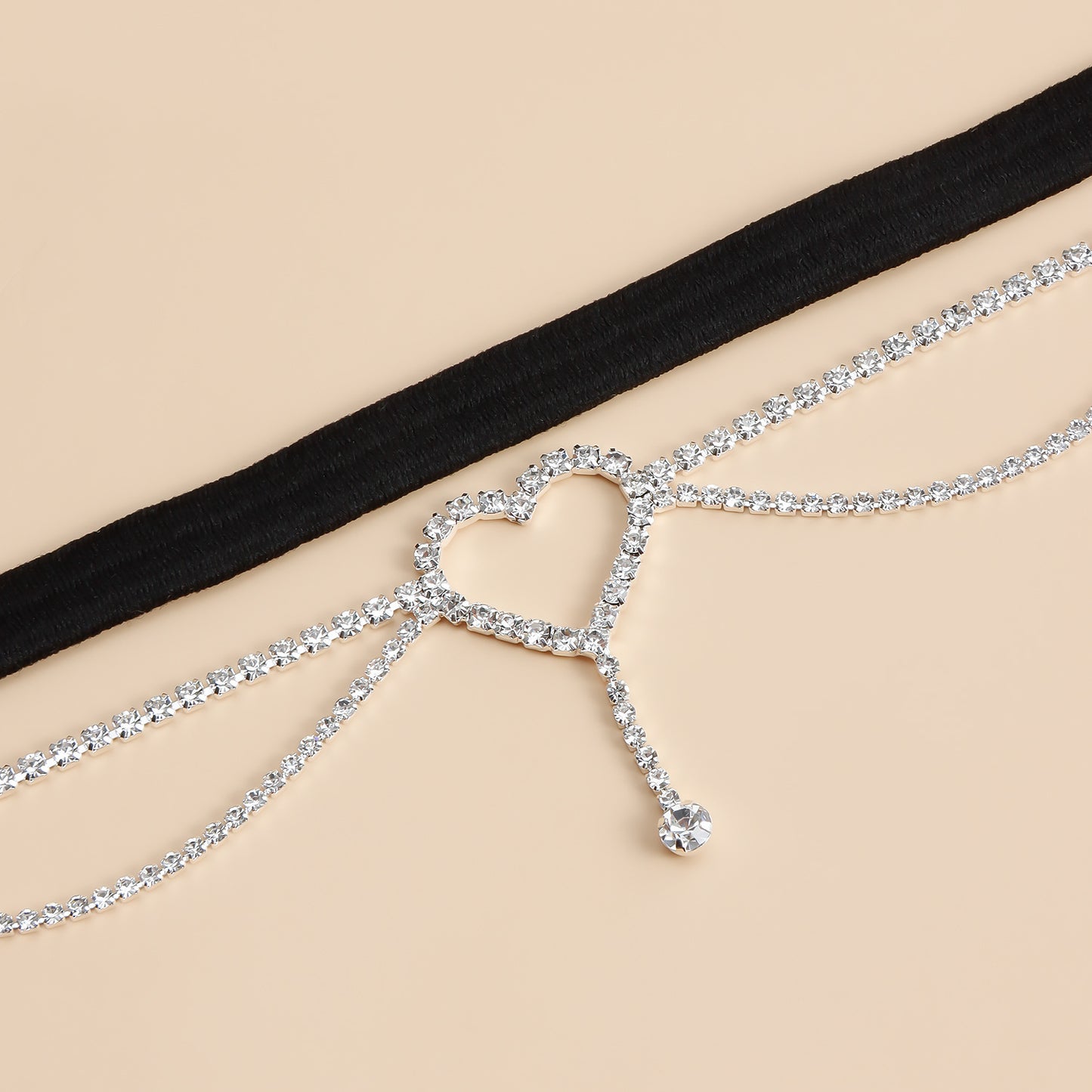 Elegant Heart-Shaped Rhinestone Anklet for Women Made of Alloy with Stretch Cord Design