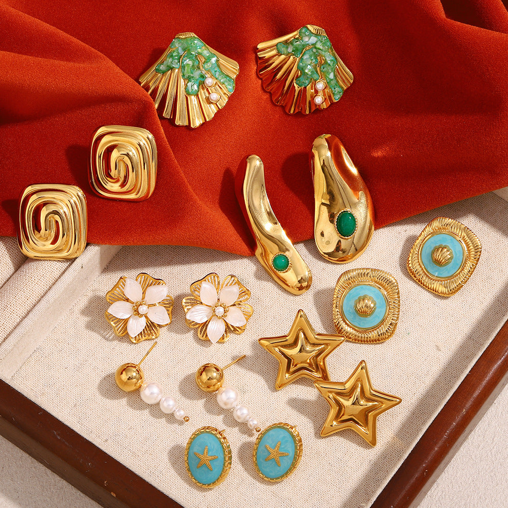 Fashionable Star-Shaped Stainless Steel Earrings with 18K Gold Plating Enamel Shell Pearl and Floral Accents