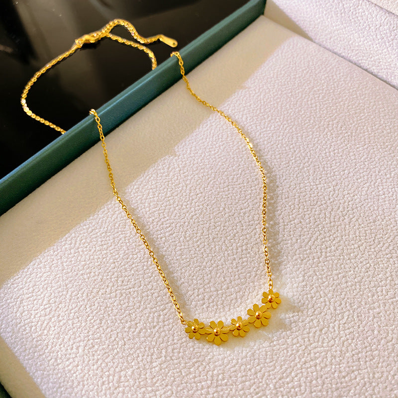 Sweet Floral Titanium Steel Plated Daisy Necklace