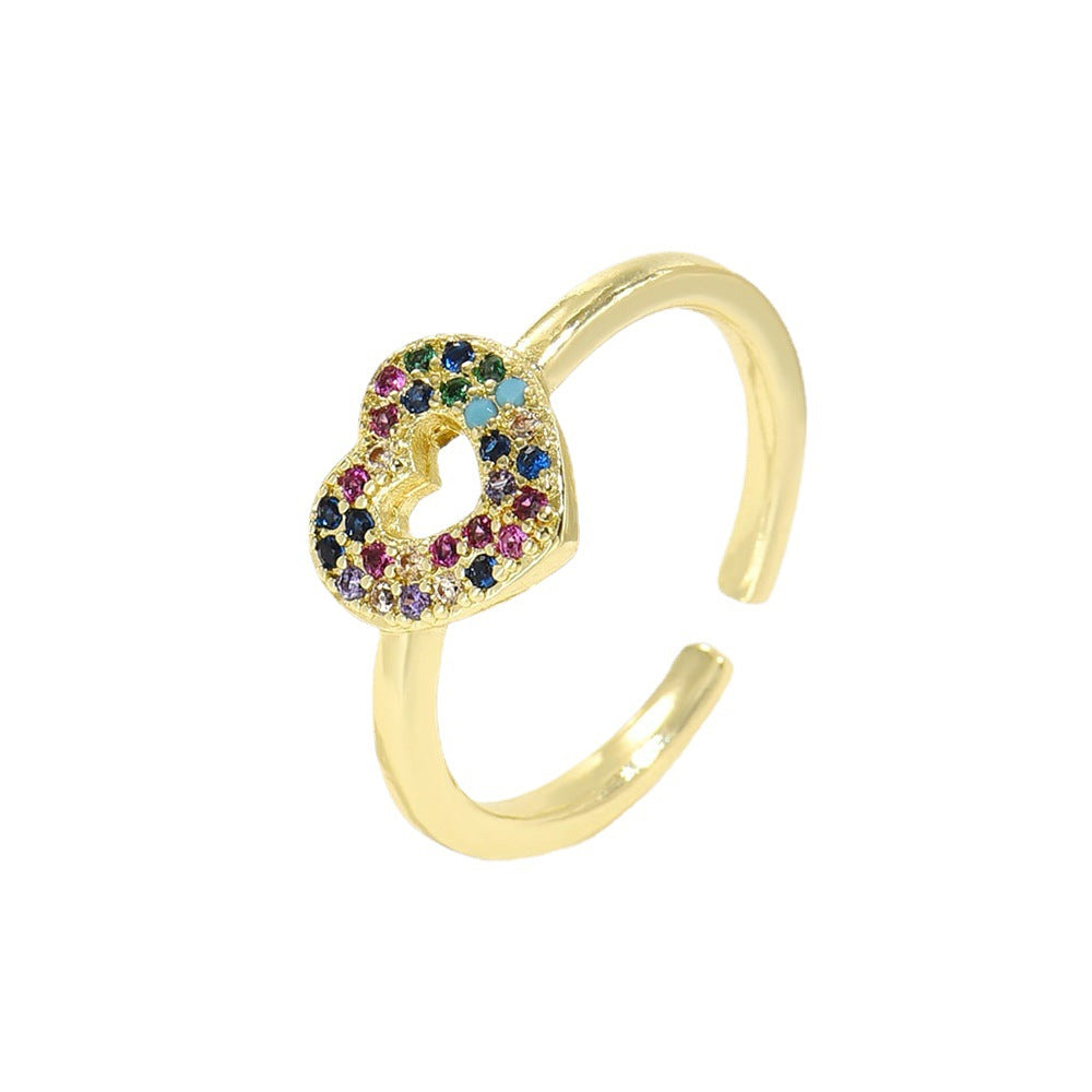 Anello a cuore geometrico aperto da donna con base in rame placcata in oro 18 carati e intarsi in zirconi arcobaleno