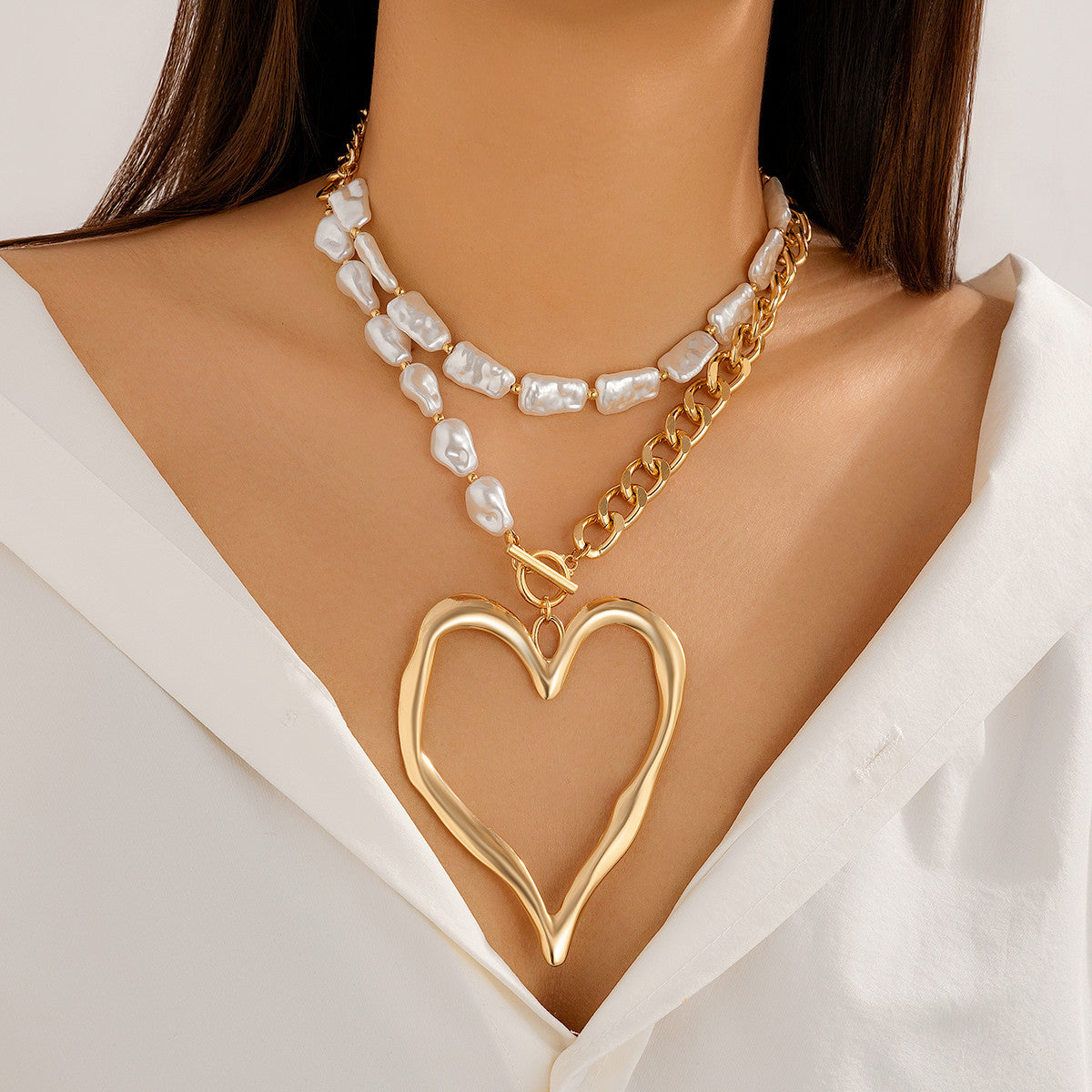 Collar Vintage con Colgante de Corazón de Lava de Doble Capa en Aleación con Acabado Galvanizado y Cadena de Perlas